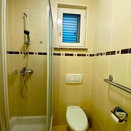 Hotel Pool Antonia
